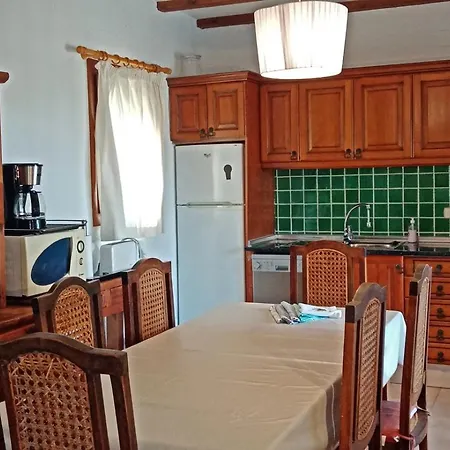 Barry Villa *